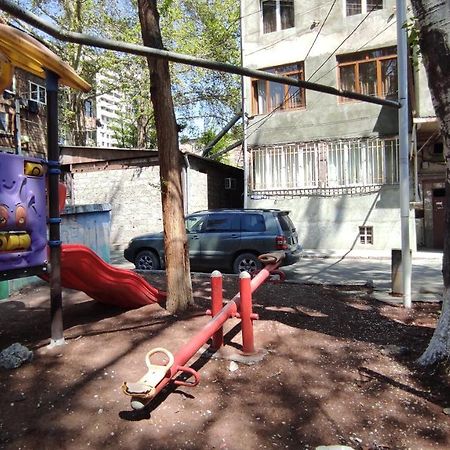 Appartment Lux, 2 Bedroom Jereván Kültér fotó
